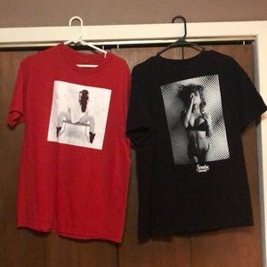 2 Large men’s t-shirts